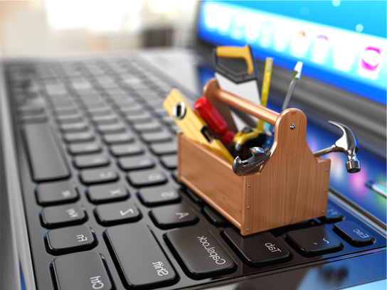 image ordi et coffre outils